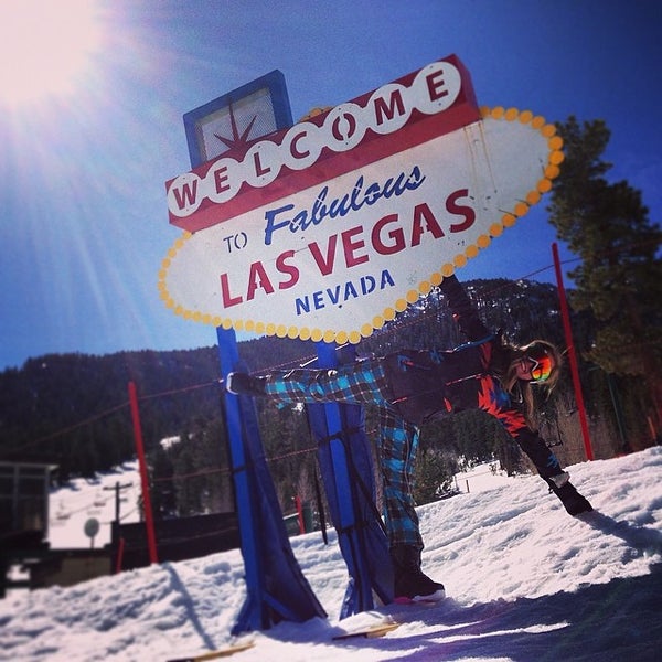 3/12/2014 tarihinde Melissa M.ziyaretçi tarafından Las Vegas Ski And Snowboard Resort'de çekilen fotoğraf
