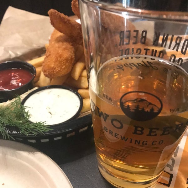 Photo taken at Two Beers Brewing Company by Minhjamin H. on 3/5/2019
