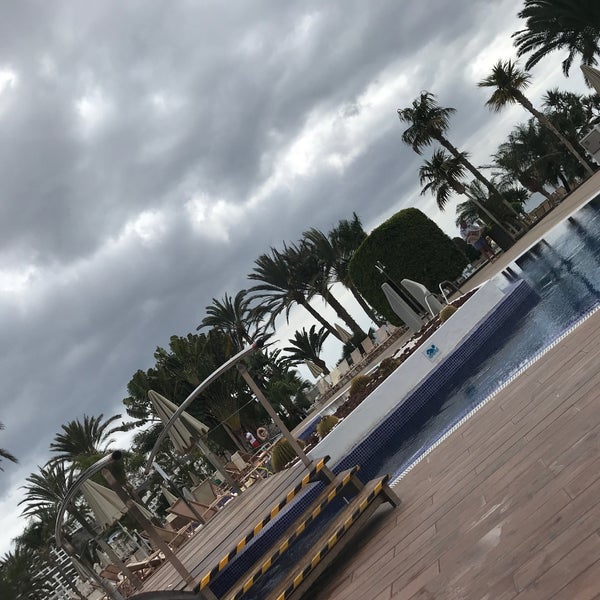 Photo taken at Radisson Blu Resort, Gran Canaria by Axelle D. on 2/12/2018