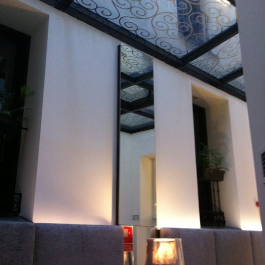 Снимок сделан в Hotel Hospes Madrid пользователем Miguel 12/4/2012