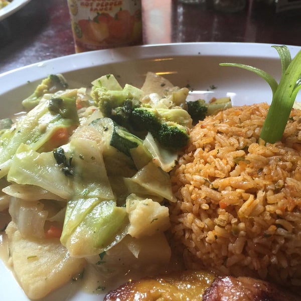 Photo taken at Mangos Caribbean Restaurant by Matthew &quot;True&quot; N. on 12/3/2015
