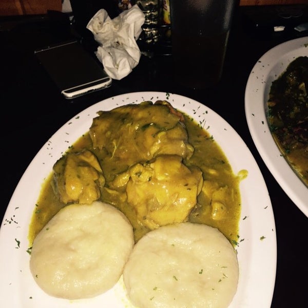 Photo prise au Mangos Caribbean Restaurant par Matthew &quot;True&quot; N. le8/25/2015
