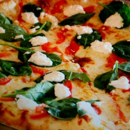 Снимок сделан в PO5 Pizza Lounge (Pizza on 5th) пользователем Dale S. 11/9/2012