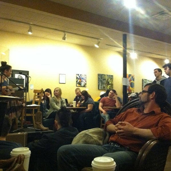 Foto tomada en Crescent City Coffee  por Kiel D. el 2/2/2013