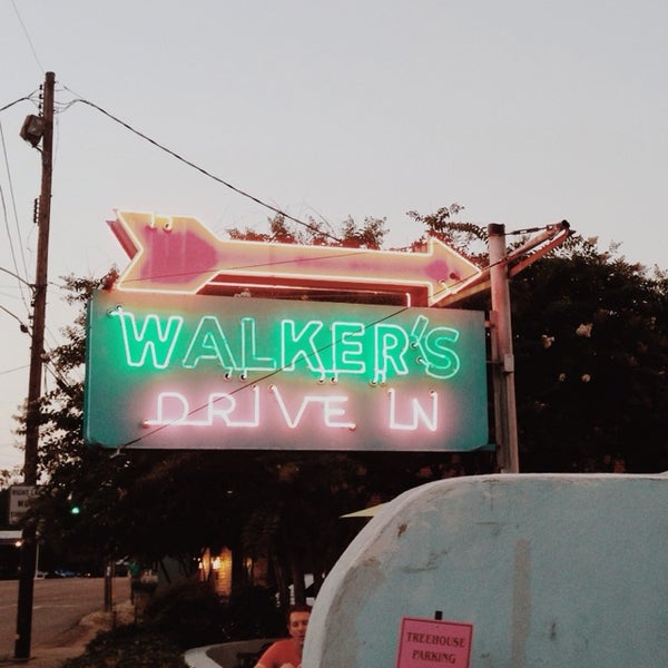 Снимок сделан в Walker&#39;s Drive In пользователем Andreas 7/14/2014