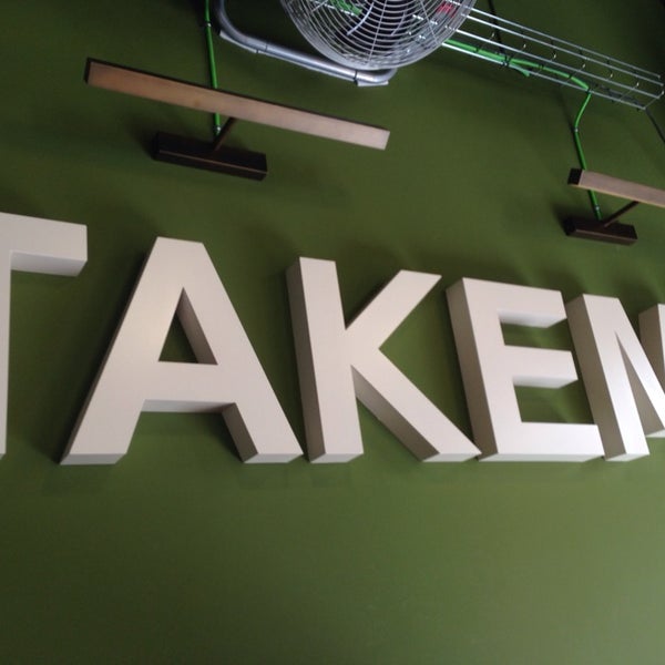 รูปภาพถ่ายที่ Takeme Sushi โดย Hal Y. เมื่อ 8/22/2014