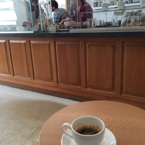 Das Foto wurde bei Primo Passo Coffee Co. von MAKIKO I. am 5/16/2015 aufgenommen