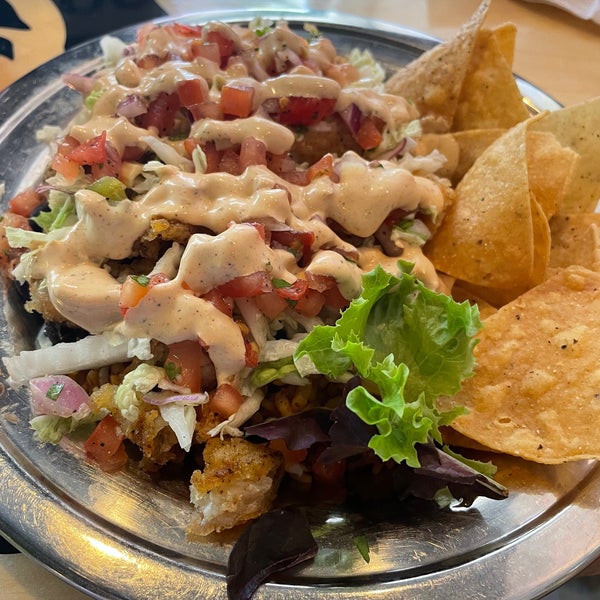 Dos Amigos Burritos 26 N Main St