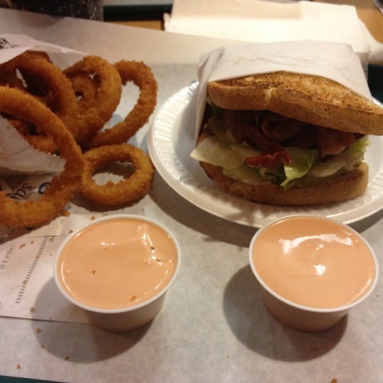 Foto diambil di JCW&#39;s The Burger Boys oleh Steve B. pada 6/19/2012