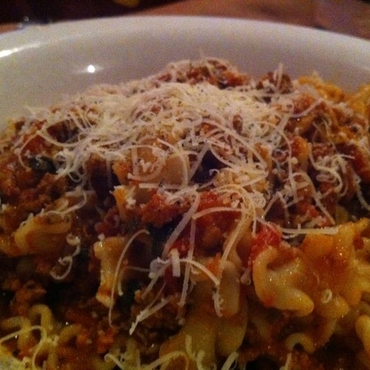 Photo taken at Pomodoro Rosso by Helen L. on 5/6/2012
