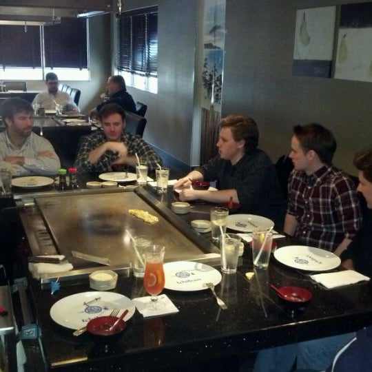 Photo prise au Ichiban Sushi Bar &amp; Hibachi par Matthew O. le2/29/2012