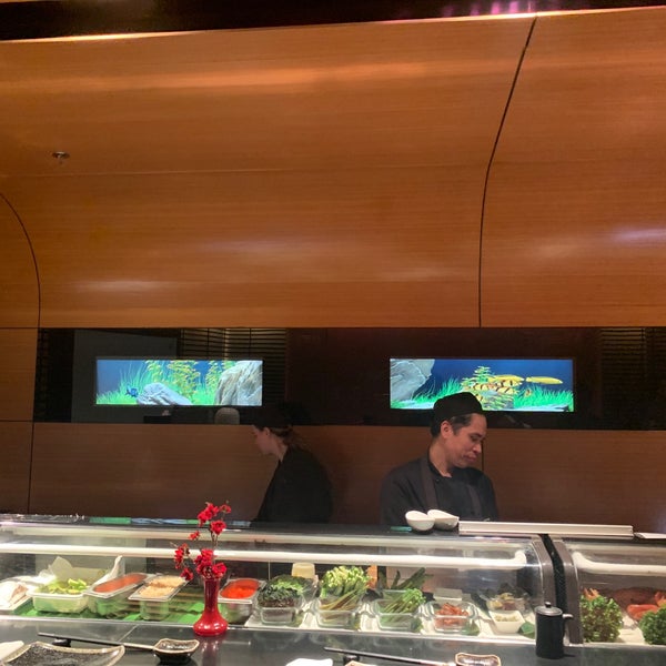 Foto diambil di Ichi Sushi &amp; Sashimi Bar oleh Fer V. pada 1/20/2020