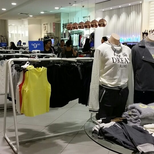 Valley girl 2025 clothing stores