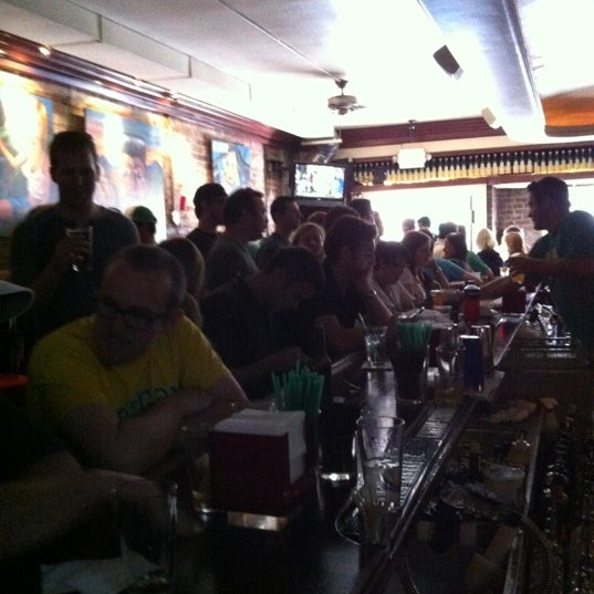 11/3/2012 tarihinde Jacob L.ziyaretçi tarafından R Bar'de çekilen fotoğraf