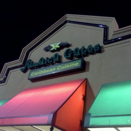 9/27/2012にDrizzy N.がJamaica Gates Caribbean Restaurantで撮った写真