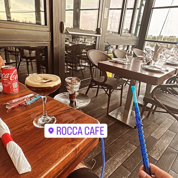 Photo prise au Rocca Cafe &amp; Lounge par Azat A. le7/25/2023