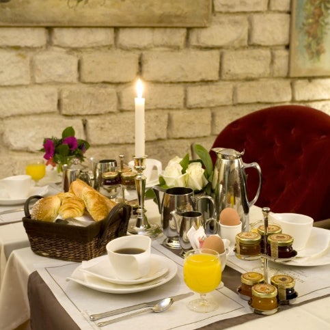 Breakfast in our vaulted lounge...