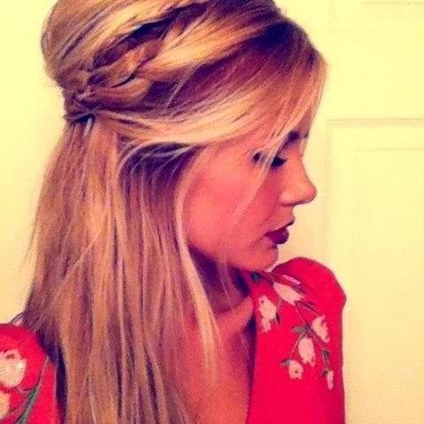 Beauty Tip: Use braids to dress up the most common hairstyles!