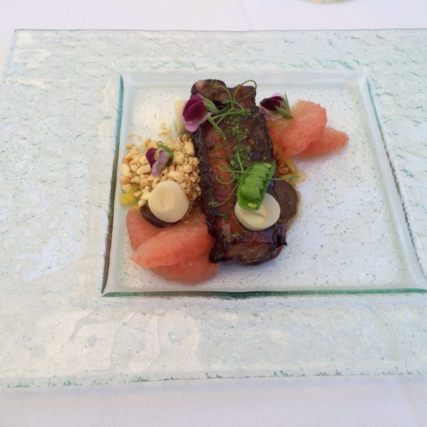 Photo taken at étoile Restaurant at Domaine Chandon by Sabina B. on 4/14/2014