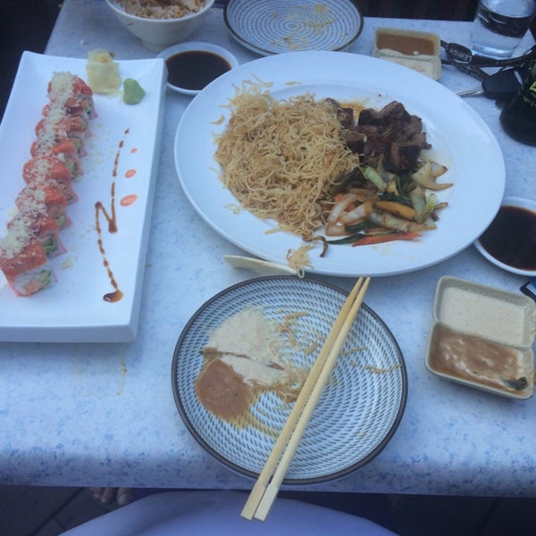 Photo taken at Sakura Japanese Restaurant by Megan K. on 8/24/2014
