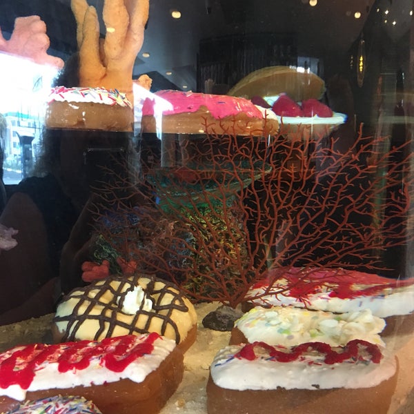 9/8/2017에 Julie B.님이 Donut Bar에서 찍은 사진