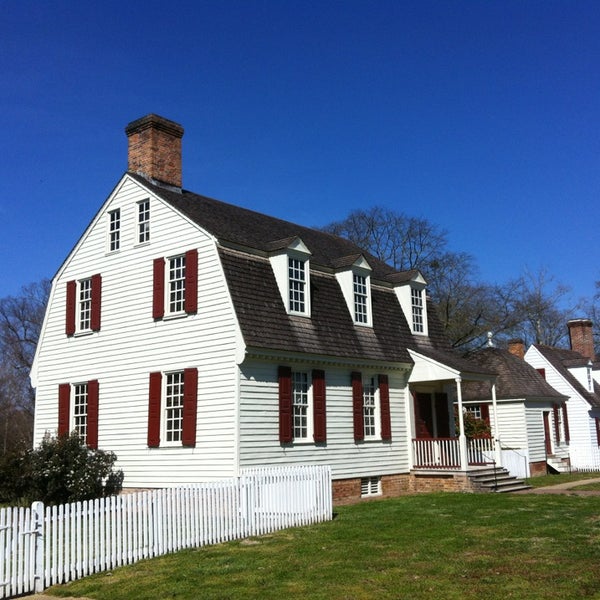 Das Foto wurde bei Colonial Williamsburg Regional Visitor Center von Jerome N. am 4/3/2013 aufgenommen