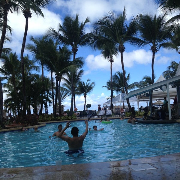 Photo prise au Sirena @ Courtyard by Marriott Isla Verde Beach Resort par Julia K. le2/22/2014