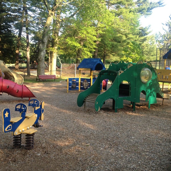 Allenwood Park Station Rd