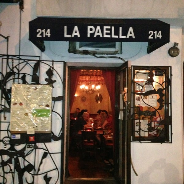 Photo prise au La Paella par Dean D. le8/22/2013