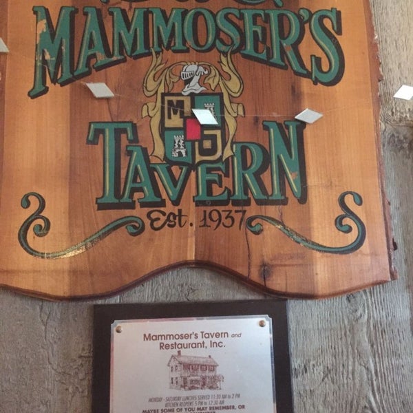 Foto scattata a Mammoser&#39;s Tavern &amp; Restaurant da Dan S. il 4/14/2017