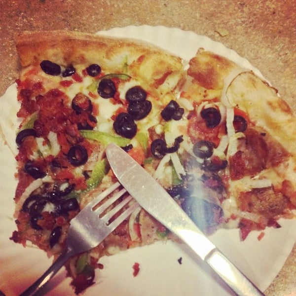 Снимок сделан в Boca&#39;s Best Pizza Bar пользователем Indiana H. 9/13/2014