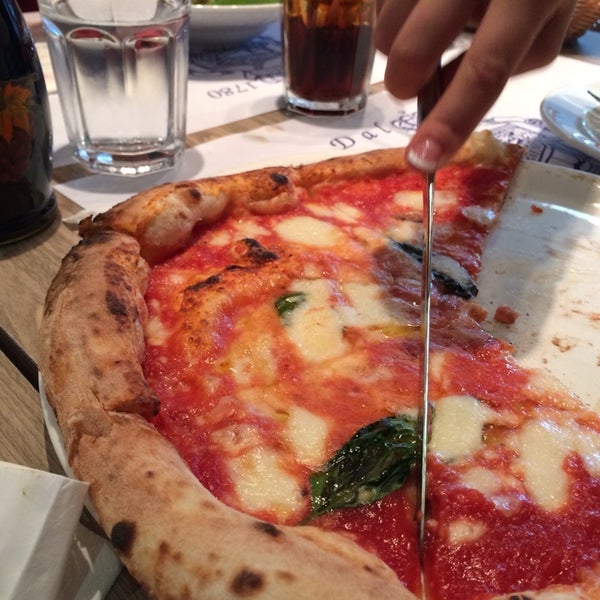 3/27/2014 tarihinde Nikola L.ziyaretçi tarafından Brandi Pizzeria'de çekilen fotoğraf