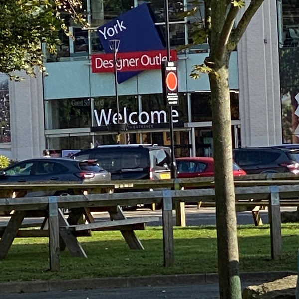 York designer deals outlet nike