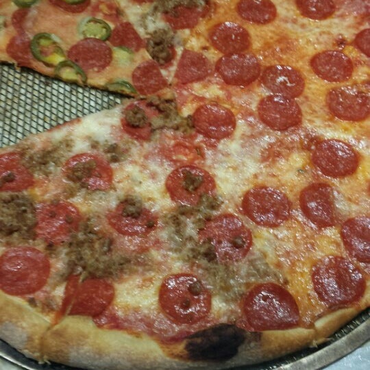 Photo taken at Joe&#39;s New York Pizza by !!!Dan C. on 10/20/2015