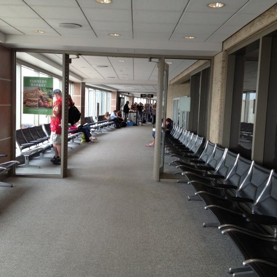 Terminal B Airport Terminal in Kansas City