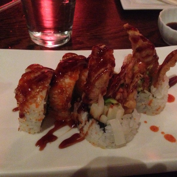 12/1/2013 tarihinde Mo K.ziyaretçi tarafından Miso Asian Grill &amp; Sushi Bar'de çekilen fotoğraf