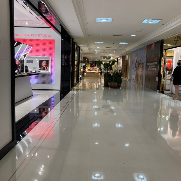 Photo taken at Shopping Pátio Paulista by Sueli T. on 5/25/2022