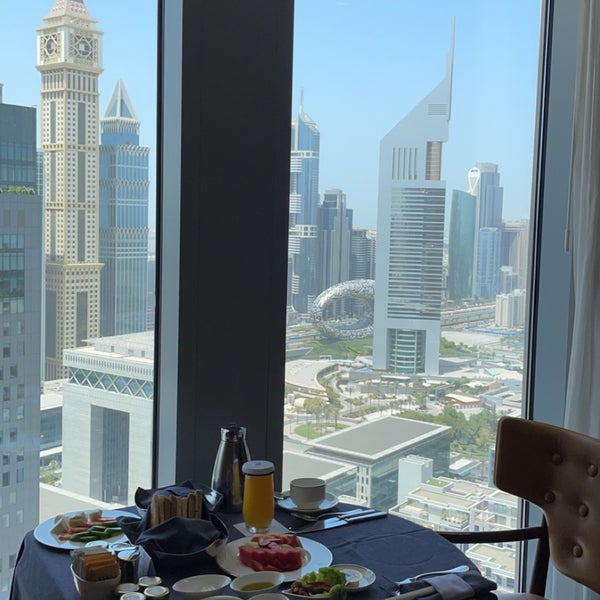 8/20/2023にBANDER.QがWaldorf Astoria Dubai International Financial Centreで撮った写真
