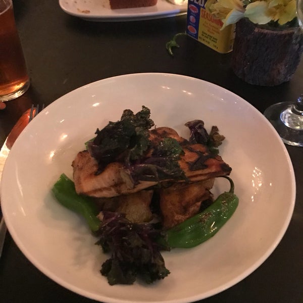 Good week day spot. Caught up with pops for a mid-week meal that felt semi good for you. Salmon (pic’d) was just about right temp but no frills in terms of flavor. Don’t waste your wknd on it.