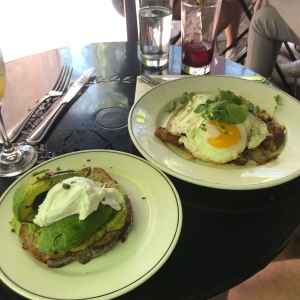 Brunch on the patio. Food is pretty good, with strong brunch options. I had avo toast and boyf had duck hash. Both enjoyable and a relaxing atmosphere.