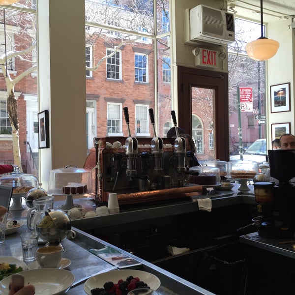 3/29/2015 tarihinde Cihan E.ziyaretçi tarafından Cafe Minerva'de çekilen fotoğraf
