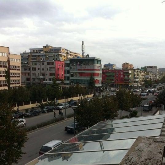 Foto diambil di Mondial Hotel Tirana oleh Vladimir S. pada 10/28/2012