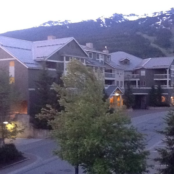 6/4/2013 tarihinde Claudiaziyaretçi tarafından Summit Lodge Whistler'de çekilen fotoğraf