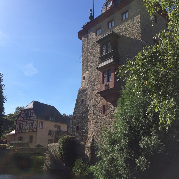 8/13/2016 tarihinde Floh D.ziyaretçi tarafından Schloss Vollrads'de çekilen fotoğraf