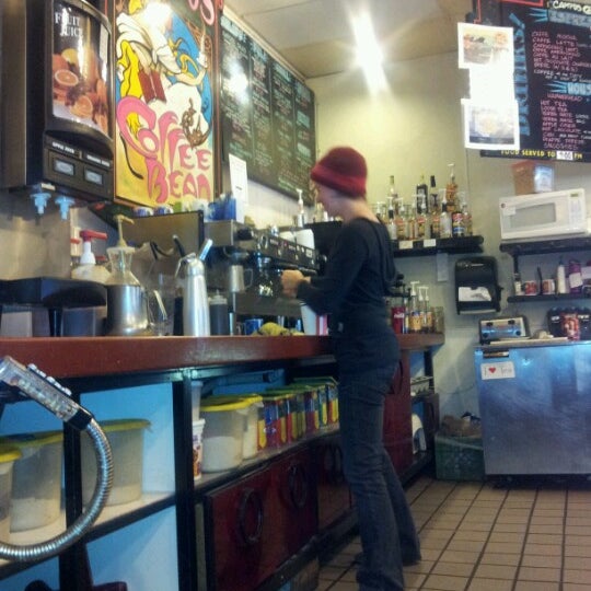 10/21/2012にSean S.がCampus Coffee Beanで撮った写真