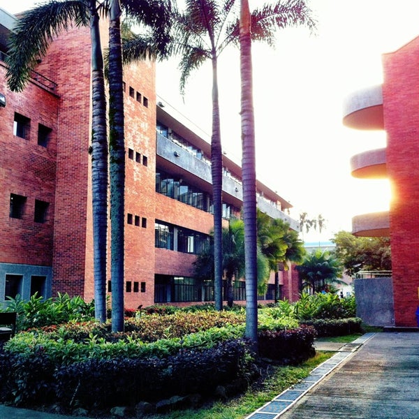 Photo prise au Universidad Autónoma de Occidente - Cali par Jose I. le3/15/2013