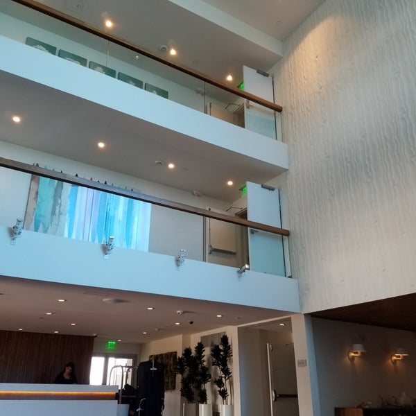 Снимок сделан в Marina del Rey Hotel пользователем B J. 11/9/2018