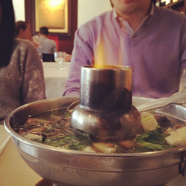 12/24/2012 tarihinde Eric L.ziyaretçi tarafından Amarin Thai Restaurant'de çekilen fotoğraf