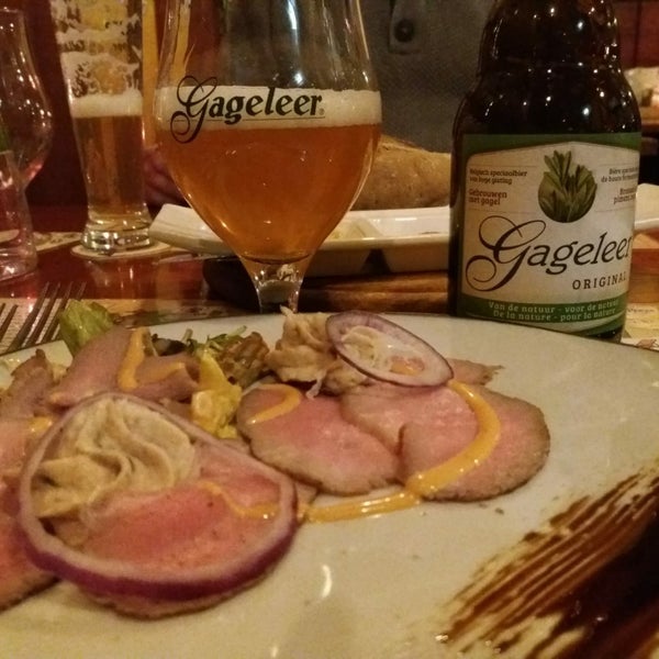 Foto scattata a Streekrestaurant de Hofkaemer Restaurant da Gerrit il 2/14/2019