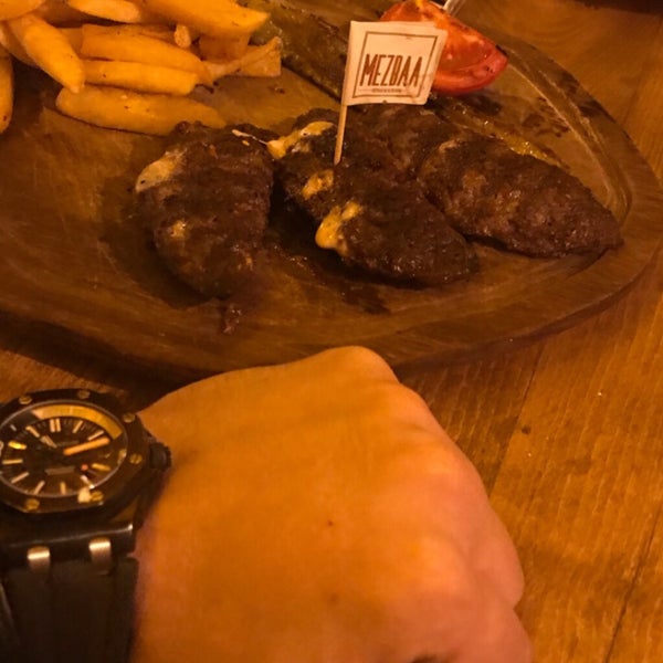 Foto diambil di MEZBAA Steak&amp;Burger oleh ✌️👑😘 pada 10/25/2019
